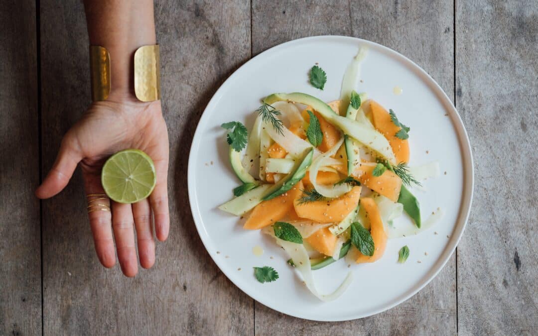 2erlei Melonensalat mit Gurke, Limette & Koriander