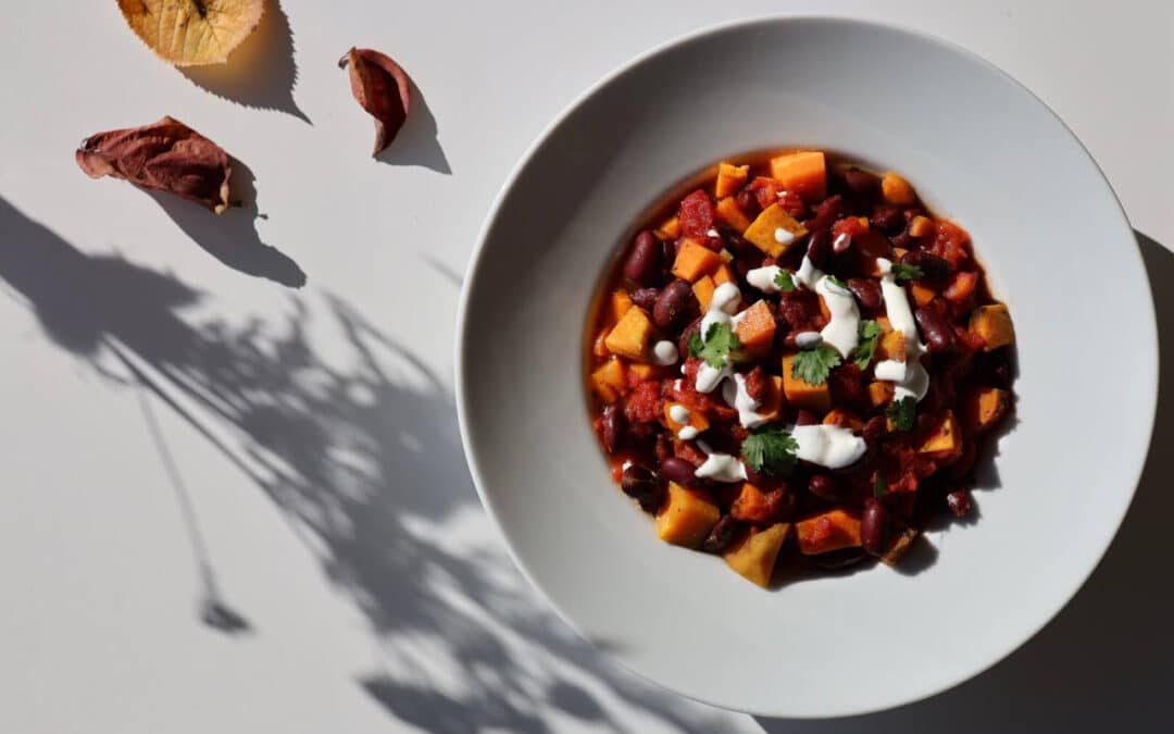 Süßkartoffel Chili mit geschmorten Bohnen